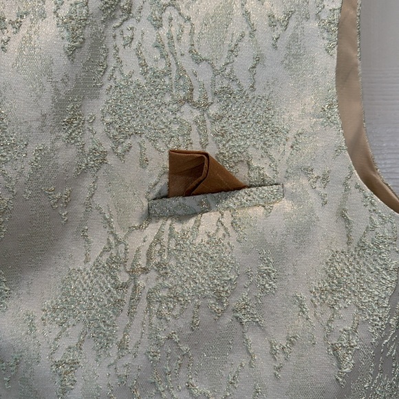 Indian Wedding Vest Size 40 in green and gold - Picture 3 of 3